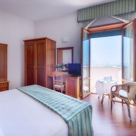 Astura Palace Hotel Nettuno Luaran gambar