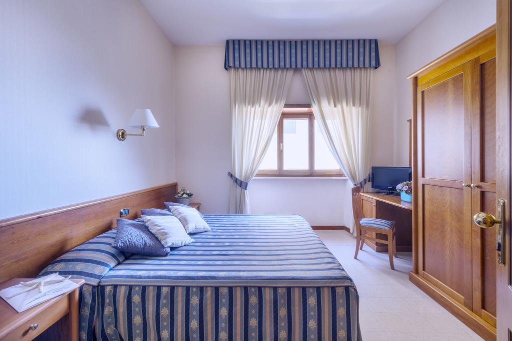 Astura Palace Hotel Nettuno Luaran gambar
