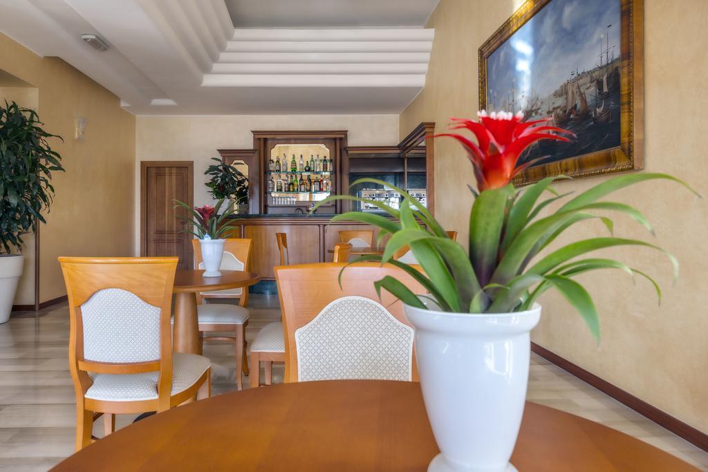 Astura Palace Hotel Nettuno Luaran gambar