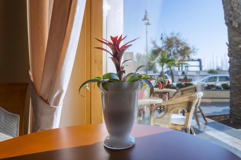 Astura Palace Hotel Nettuno Luaran gambar