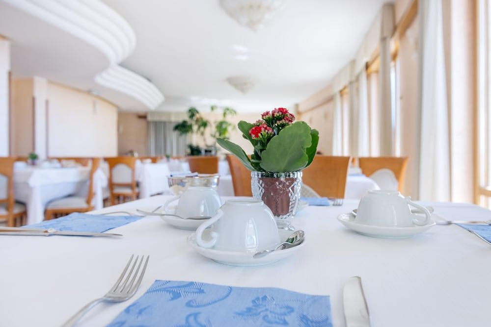 Astura Palace Hotel Nettuno Luaran gambar