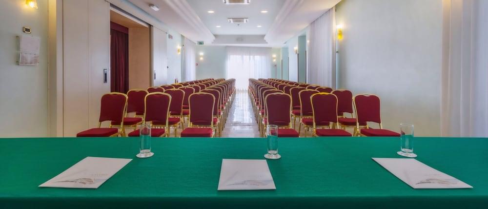Astura Palace Hotel Nettuno Luaran gambar