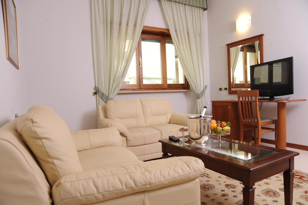 Astura Palace Hotel Nettuno Luaran gambar